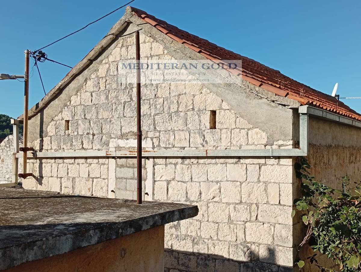 Kamena Kuća: Okrug Donji, za uređenje