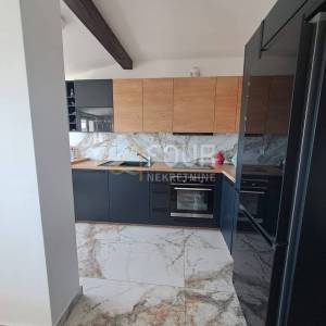 Kastav, 76.50m2, 2s+db, terasa, pogled na more