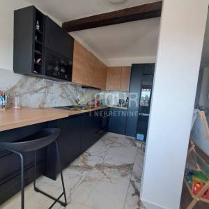 Kastav, 76.50m2, 2s+db, terasa, pogled na more