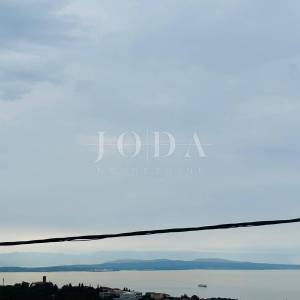 Kastav, kuća sa dva stana i velikom okućnicom 