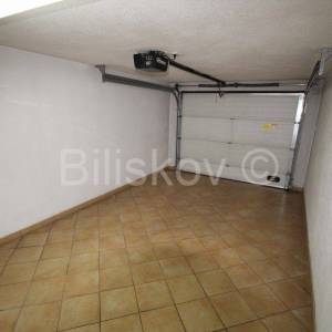 Kaštel Lukšić, obiteljska kuća s 2 stana i 3 apartmana, prodaja
