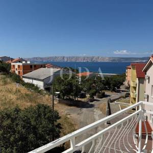 Klenovica dvosobni stan 200m od mora
