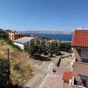 Klenovica dvosobni stan 200m od mora