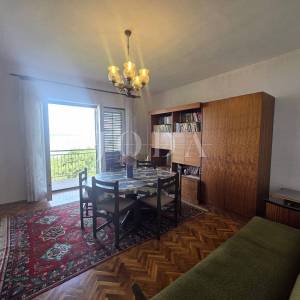 Klenovica, kuća na odličnoj lokaciji