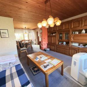 Kloštar Ivanić - uređena prizemnica s 3 spavaće sobe, garažom i parcelom od 2.054 m2