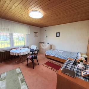 Kloštar Ivanić - uređena prizemnica s 3 spavaće sobe, garažom i parcelom od 2.054 m2