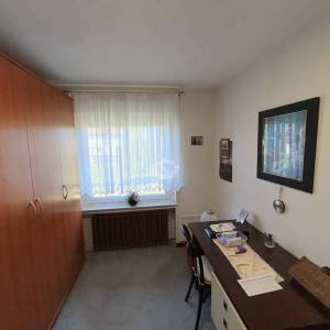 Kloštar Ivanić - uređena prizemnica s 3 spavaće sobe, garažom i parcelom od 2.054 m2