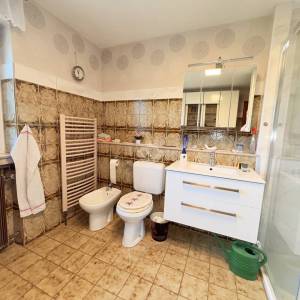 Kloštar Ivanić - uređena prizemnica s 3 spavaće sobe, garažom i parcelom od 2.054 m2