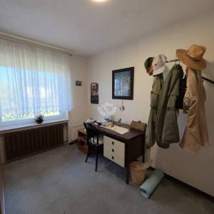 Kloštar Ivanić - uređena prizemnica s 3 spavaće sobe, garažom i parcelom od 2.054 m2