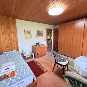 Kloštar Ivanić - uređena prizemnica s 3 spavaće sobe, garažom i parcelom od 2.054 m2