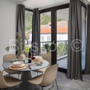 Komiža, otok Vis - jednosoban stan u manjoj zgradi