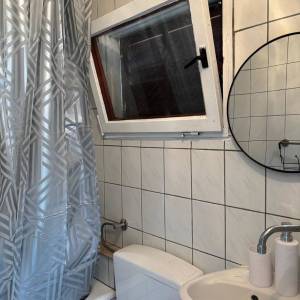 Kompletno adaptirana kuća + potencijal potkrovlja, Krnjak