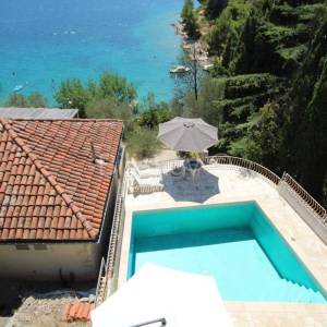 Korčula, Vela Luka, prodaja kuća 1.red, 4 stana