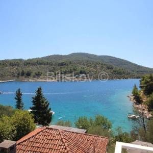 Korčula, Vela Luka, prodaja kuća 1.red, 4 stana
