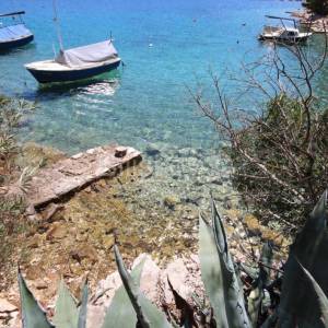 Korčula, Vela Luka, prodaja kuća 1.red, 4 stana