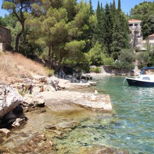 Korčula, Vela Luka, prodaja kuća 1.red, 4 stana
