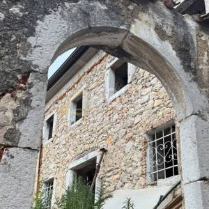 Kostrena, Urinj, dvojna primorska starina u adaptaciji