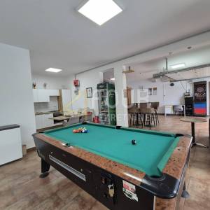 Krasica, 292m2, dizajnerska kuća s garažom i uređenom okućnicom