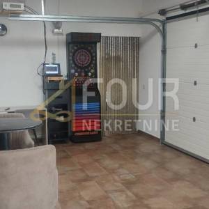 Krasica, 292m2, dizajnerska kuća s garažom i uređenom okućnicom