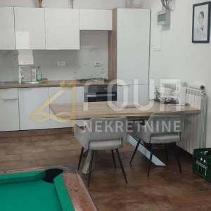 Krasica, 292m2, dizajnerska kuća s garažom i uređenom okućnicom