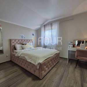 Krasica, 292m2, dizajnerska kuća s garažom i uređenom okućnicom