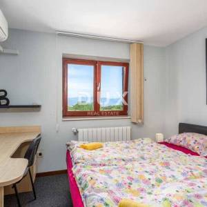 KRK, DOBRINJ – luksuzna villa s grijanim bazenom, wellnessom i velikom okućnicom