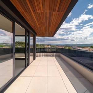 KRK – Luksuzni penthouse s panoramskom terasom