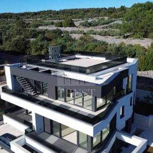 KRK – Luksuzni penthouse s panoramskom terasom