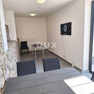 Krk, Omišalj, dvosobni stan, 67 m2, bazen