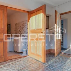 KUĆA, KRAPINSKE TOPLICE / KLOKOVEC – 243 m² stambene površine + objekt s poslovn