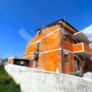 KUĆA NA ODLIČNOJ LOKACIJI S BAZENOM I POGLEDOM NA MORE