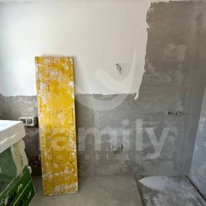 KUĆA NA ODLIČNOJ LOKACIJI S BAZENOM I POGLEDOM NA MORE