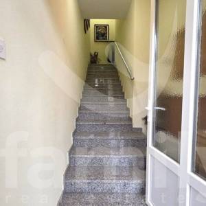 KUĆA NA TOP LOKACIJI U VELIKOJ SA VELIKIM POTENCIJALOM