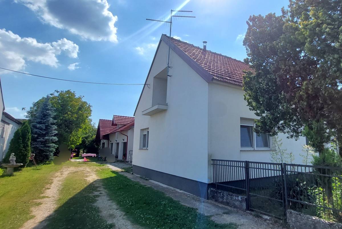 Kuća prizemnica 125 m2 u okolici Siska