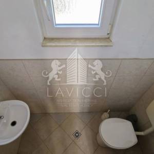 Kuća s 2 apartmana na Viru | 121 m² | 250 m od mora