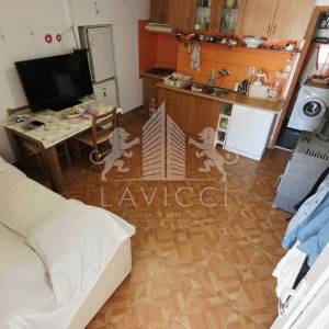 Kuća s 2 apartmana na Viru | 121 m² | 250 m od mora