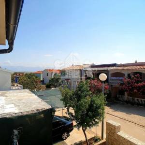 Kuća s 2 apartmana na Viru | 121 m² | 250 m od mora