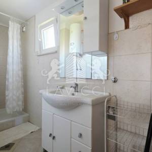 Kuća s 2 apartmana na Viru | 121 m² | 250 m od mora