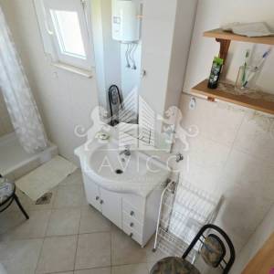 Kuća s 2 apartmana na Viru | 121 m² | 250 m od mora