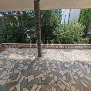 Kuća s potencijalom u centru Dramlja