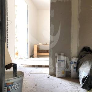 KUĆA ZA ADAPTACIJU NA ATRAKTIVNOJ LOKACIJI
