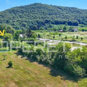 Kuća za obnovu blizu NP Plitvička jezera na parceli 1021 m2