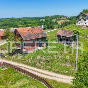 Kuća za obnovu s pet parcela u mirnom selu kraj Petrinje