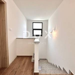 KVARNER, CRIKVENICA - Dvoetažni apartman, 101 m2, pogled na more!