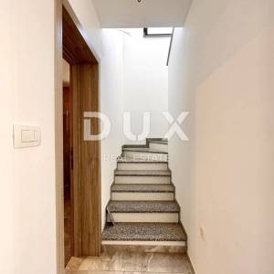 KVARNER, CRIKVENICA - Dvoetažni apartman, 101 m2, pogled na more!