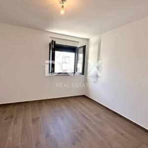 KVARNER, CRIKVENICA - Dvoetažni apartman, 101 m2, pogled na more!