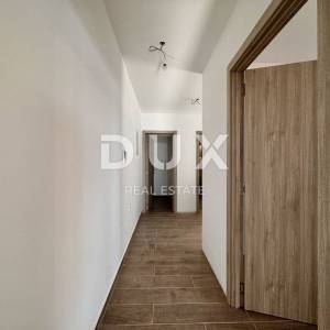 KVARNER, CRIKVENICA - Dvoetažni apartman, 101 m2, pogled na more!