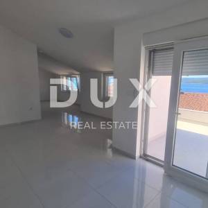 KVARNER, CRIKVENICA - Trosobni apartman u novogradnji s pogledom na more!