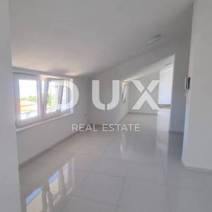 KVARNER, CRIKVENICA - Trosobni apartman u novogradnji s pogledom na more!