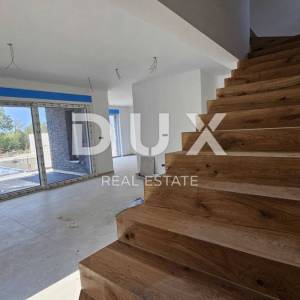 Kvarner, Kraljevica, dvojna vila, 151 m2, novogradnja, bazen